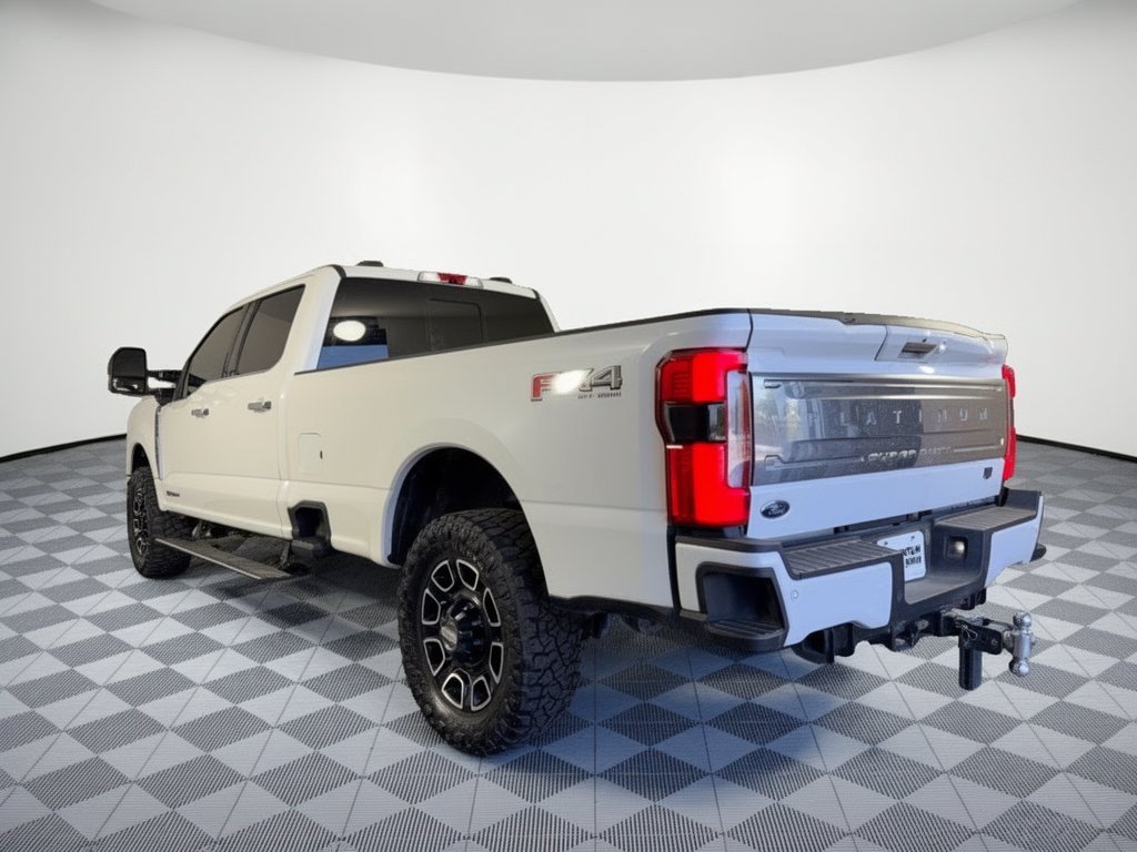 Used 2023 Ford F350 Platinum AWD/4WD image 3