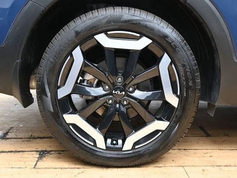 Used 2025 Kia Telluride EX w/ EX Captain's Chair Package FWD image 15