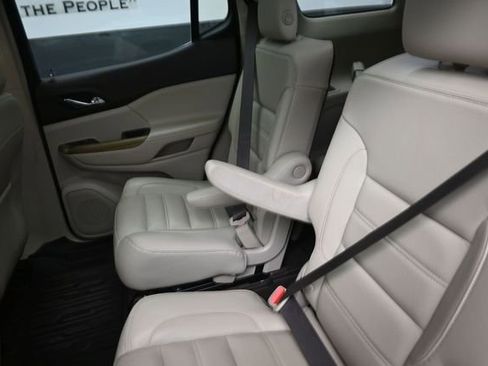 Used 2019 GMC Acadia Denali w/ Technology Package FWD image 21