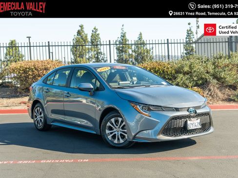 Certified 2022 Toyota Corolla LE FWD image 1