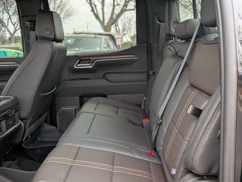 Certified 2025 Chevrolet Silverado 1500 High Country image 34