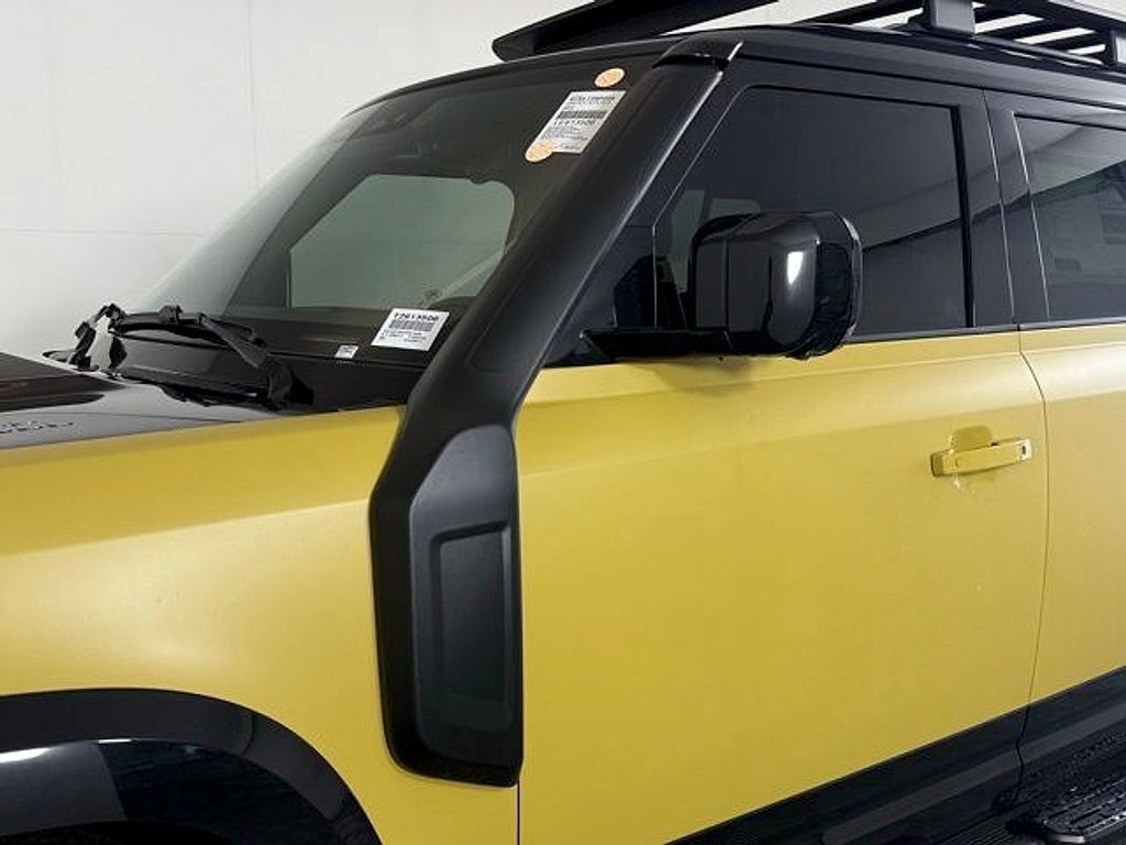 New 2026 Land Rover Defender 110 AWD/4WD image 16