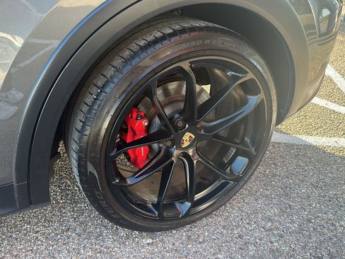 Used 2021 Porsche Cayenne GTS image 15