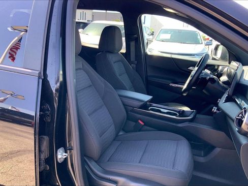 Used 2025 Chevrolet Equinox LT FWD image 7