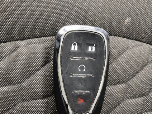 Used 2021 Chevrolet Equinox LT image 32