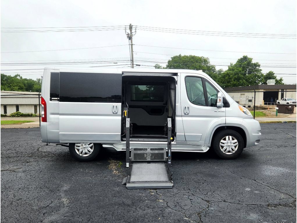Used 2017 RAM ProMaster 1500 w/ Premium Appearance Group FWD image 2