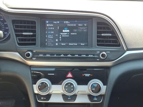 Used 2019 Hyundai Elantra SEL w/ Cargo Package FWD image 7