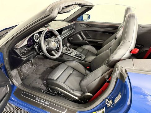 Used 2023 Porsche 911 Cabriolet image 42
