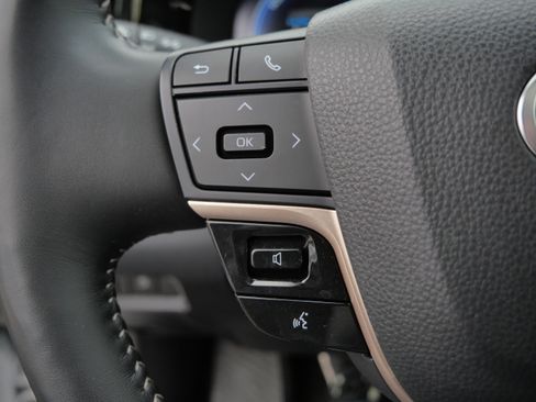 Certified 2026 Toyota Crown Limited w/ Advanced Technology Package image 28