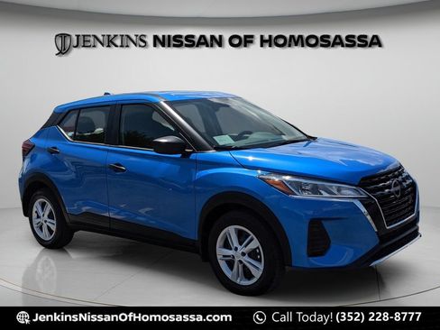 Certified 2025 Nissan Kicks Play S FWD image 1