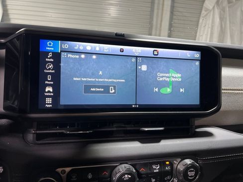 Used 2025 Jeep Wrangler Unlimited Sahara AWD/4WD image 29