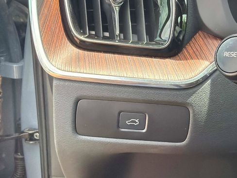 Used 2023 Volvo XC60 B5 Plus w/ Climate Package FWD image 28