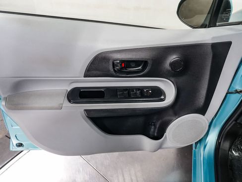 Used 2014 Toyota Prius C One FWD image 21