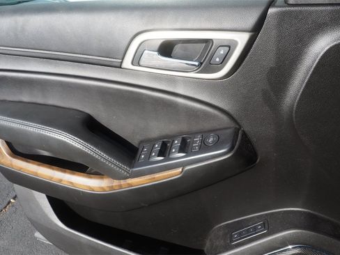 Used 2020 GMC Yukon XL Denali image 18