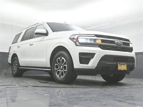 Certified 2023 Ford Expedition XLT image 35