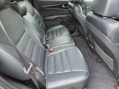 Used 2017 Kia Sorento EX image 13