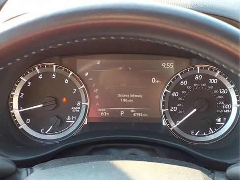 Used 2024 Toyota Highlander LE image 14