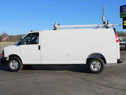 Used 2025 Chevrolet Express 2500 Extended w/ Communications Package image 7