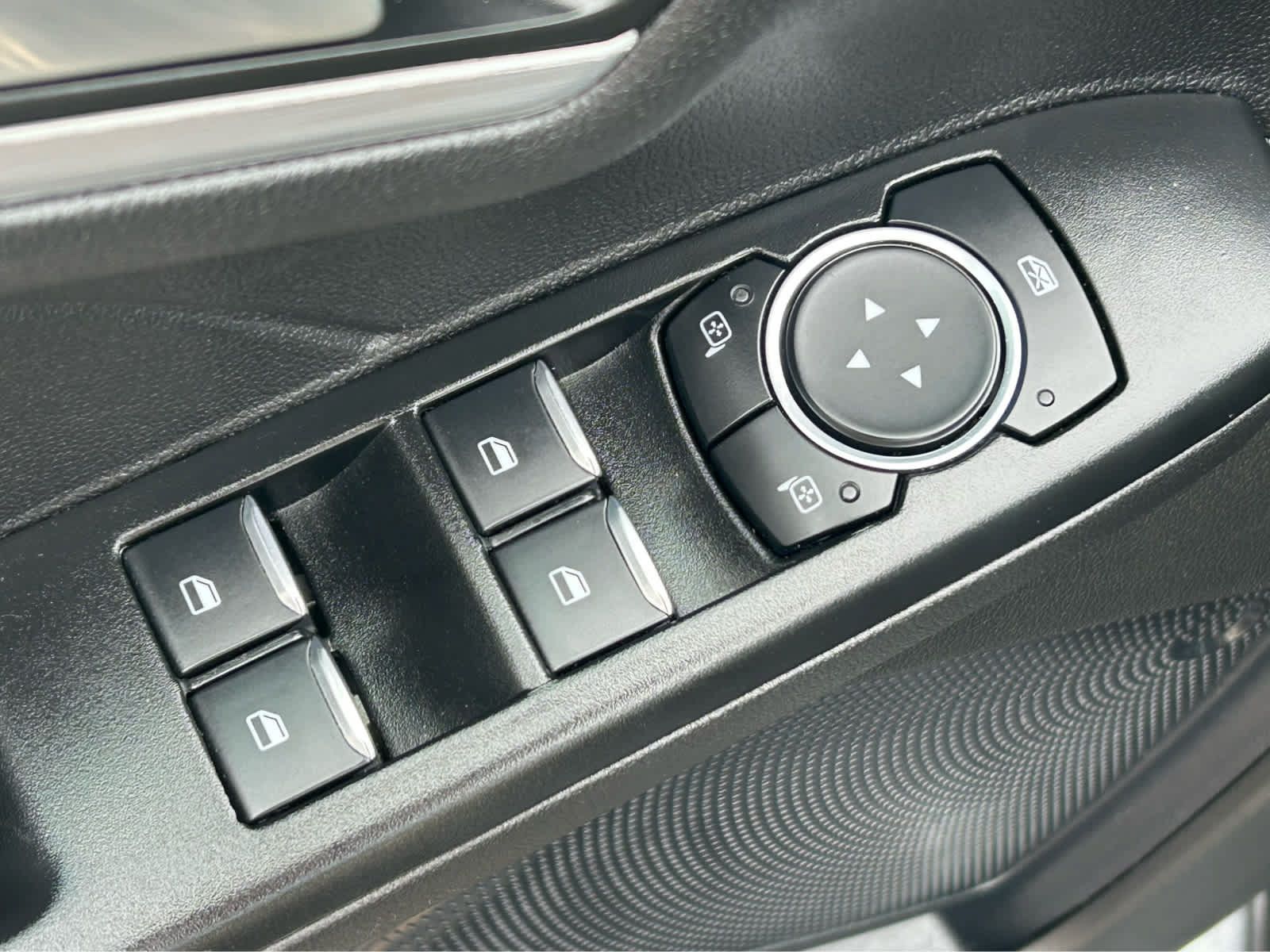 Used 2025 Ford Escape Platinum AWD/4WD image 16