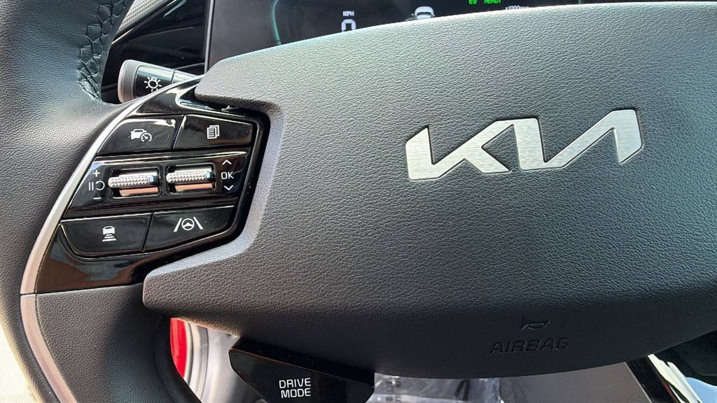 Used 2023 Kia Niro FWD image 19