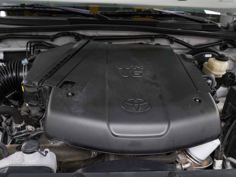 Used 2015 Toyota Tacoma 4x4 Double Cab w/ TRD Sport Package image 29