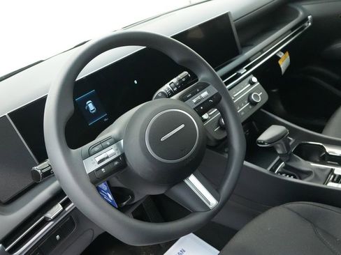 New 2026 Hyundai Tucson SE image 13