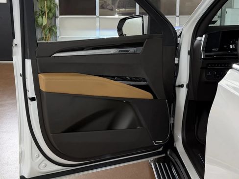 Used 2025 Cadillac Escalade Premium Luxury w/ Touring Package AWD/4WD image 17