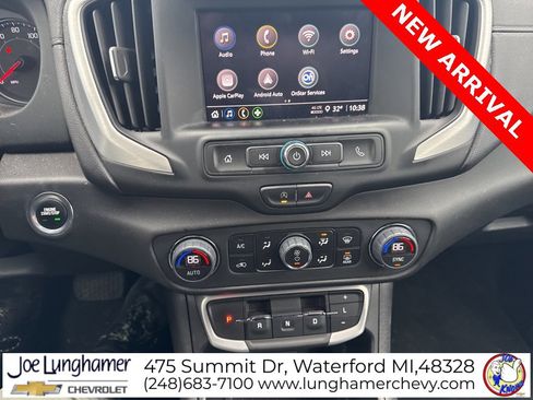 Used 2023 GMC Terrain SLE w/ Driver Convenience Package image 18