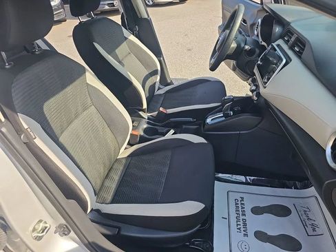 Used 2021 Nissan Versa SV FWD image 20