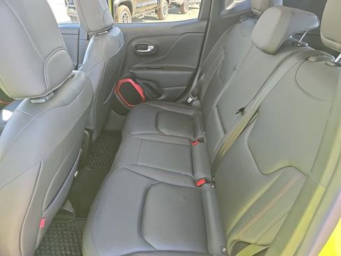 Used 2018 Jeep Renegade Trailhawk image 13