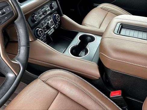 Used 2023 Chevrolet Tahoe High Country AWD/4WD image 15
