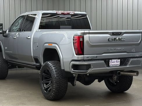 Used 2026 GMC Sierra 3500 Denali Ultimate AWD/4WD image 3