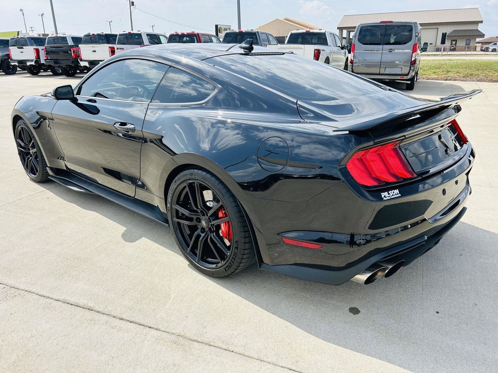 Used 2022 Ford Mustang Shelby GT500 w/ Technology Package RWD image 31