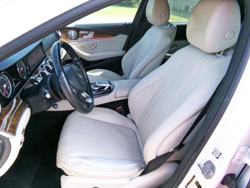 Used 2018 Mercedes-Benz E 300 image 13