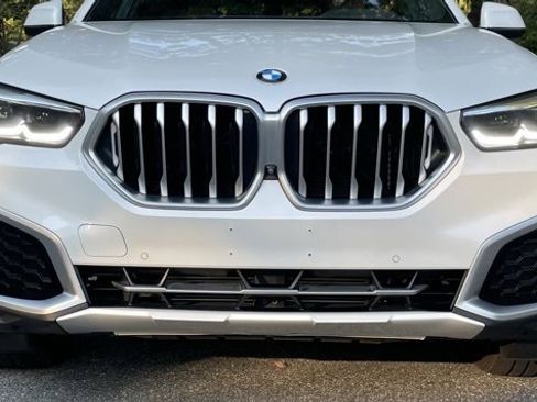 Used 2022 BMW X6 xDrive40i w/ Premium Package image 12