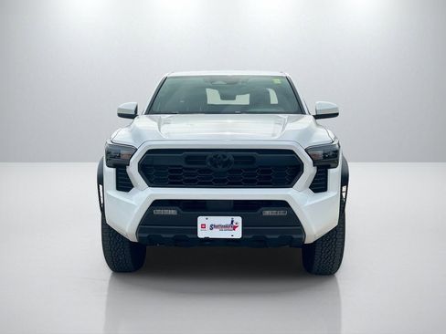 Certified 2024 Toyota Tacoma TRD Off-Road image 2