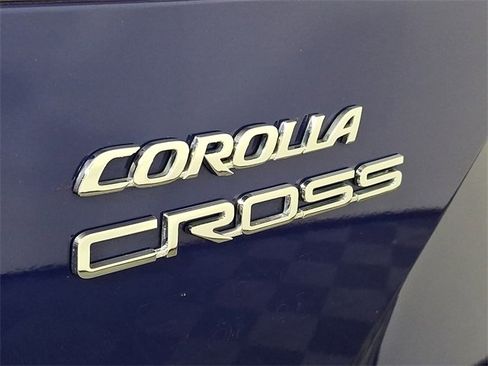 Used 2022 Toyota Corolla Cross LE image 30