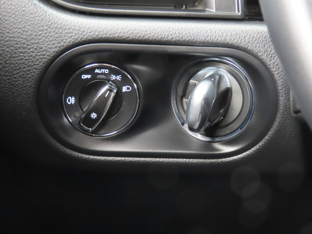 Certified 2026 Porsche Macan AWD/4WD image 23