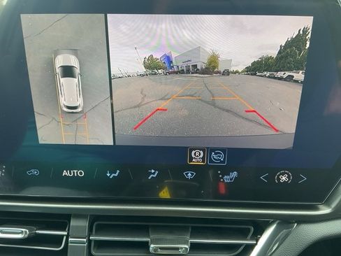 New 2026 Chevrolet Equinox EV LT image 18