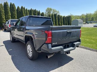 Used 2025 Toyota Tacoma SR5 AWD/4WD video 5