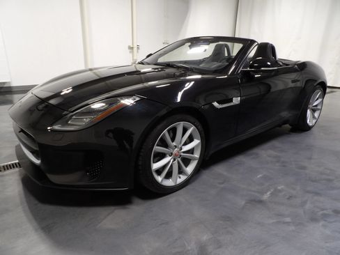 Used 2020 Jaguar F-TYPE Convertible RWD image 13
