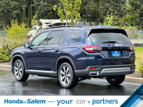 New 2025 Honda Pilot Touring image 6