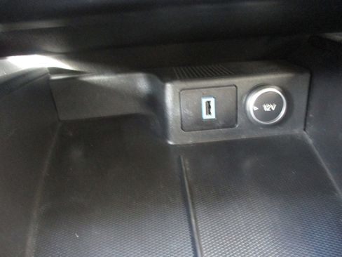 Used 2020 Ford Escape SE image 15