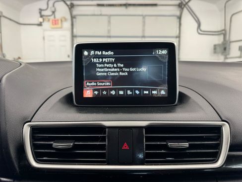 Used 2016 MAZDA MAZDA3 i Touring FWD image 35
