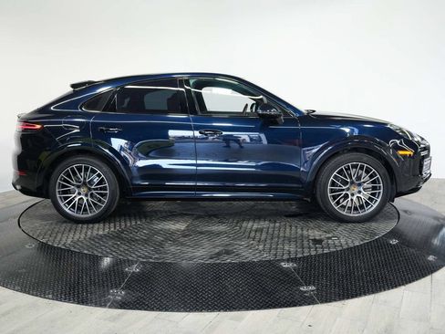 Used 2022 Porsche Cayenne Turbo AWD/4WD image 5