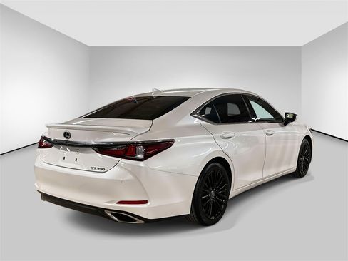 Used 2022 Lexus ES 350 w/ Premium Package image 4