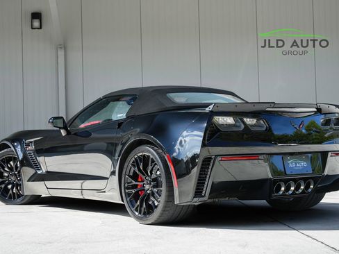 Used 2016 Chevrolet Corvette Z06 w/ 2LZ Preferred Equipment Group image 8