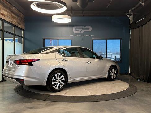 Used 2024 Nissan Altima 2.5 S image 3