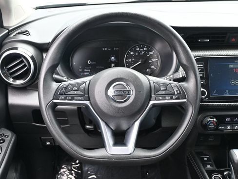 Used 2021 Nissan Kicks SV FWD image 13