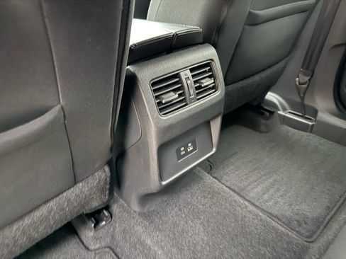 Used 2021 Nissan Rogue SV image 24